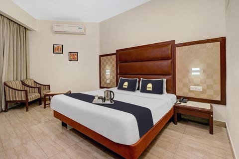 Super OYO Townhouse OAK Hw Residency Hotel in Dehradun