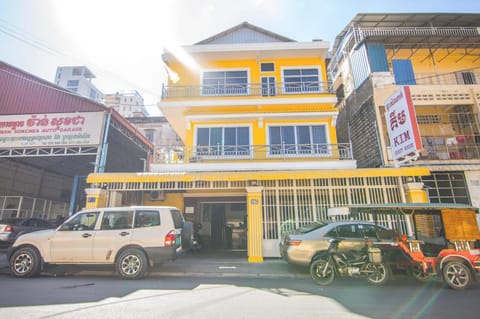 KIM Guesthouse Bed and Breakfast in Phnom Penh Province