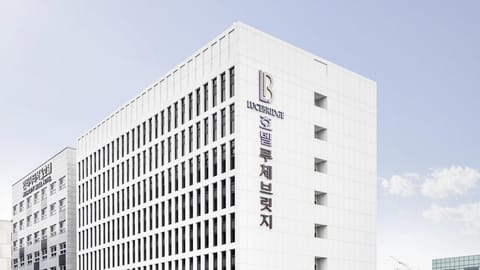 The first stay hotel(old, Luce bridge hotel) Hotel in Seoul