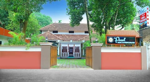 Pearl Beach Bungalow Heritage Home Vacation rental in Alappuzha