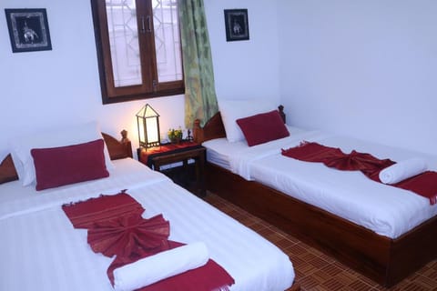 Apple 2 Guesthouse Bed and Breakfast in Luang Prabang