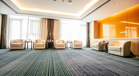 Holiday Inn Express YINGKOU ONELONG PLAZA Vacation rental in Liaoning