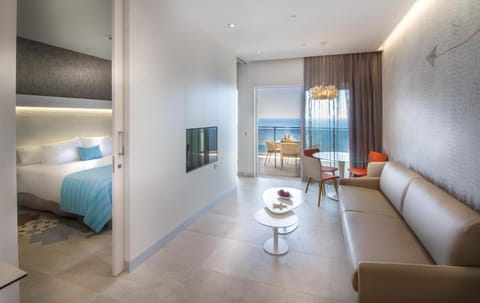 Suitopía - Sol y Mar Suites Hotel Vacation rental in Calp