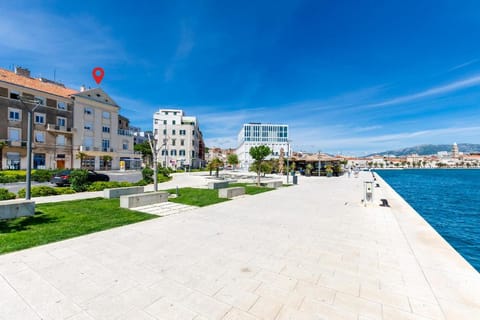 The Midpoint Apartment Condo in Split