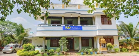 FabHotel Les Boganveillea Hotel in Puducherry, India