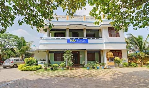 FabHotel Les Boganveillea Hotel in Puducherry, India