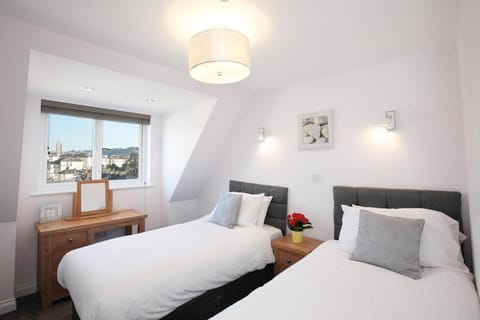 Austens Apartments Vacation rental in Torquay