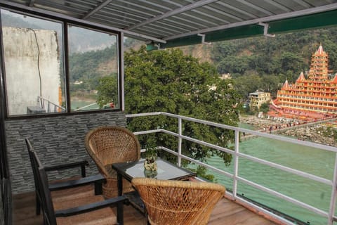 Hotel Ishan - A Riverside Retreat Hotel in Rishikesh