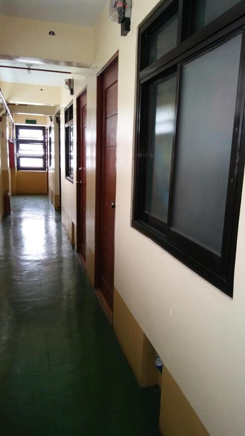 Budget Studio Unit in Makati Bed and Breakfast in Pasay