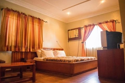 Chelsea Suites Limited (Main) Hotel in Lagos