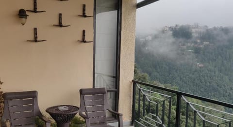 The Oaktree House Vacation rental in Shimla