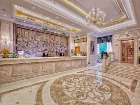 Vienna Hotel Wuhan Lingjiao Lake Wanda Metro Station Vacation rental in Wuhan