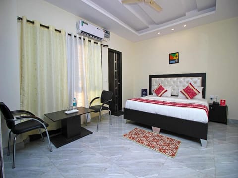 OYO 9074 Mascot TREO Hotel in Noida