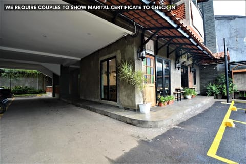 Legacy Residence Pondok Indah Syariah Bed and Breakfast in South Jakarta City
