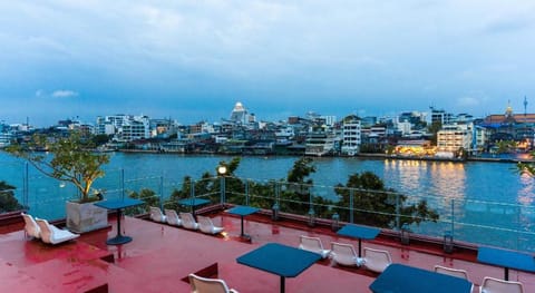 Amdaeng Bangkok Riverside Hotel Vacation rental in Bangkok