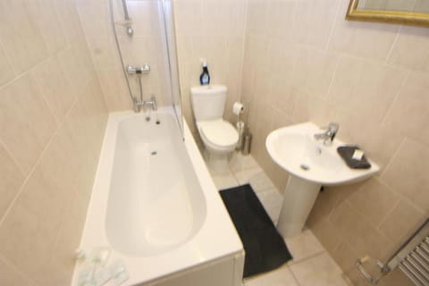 MARLEY MANSIONs APARTMENT - CLARENDON Vacation rental in Wallasey