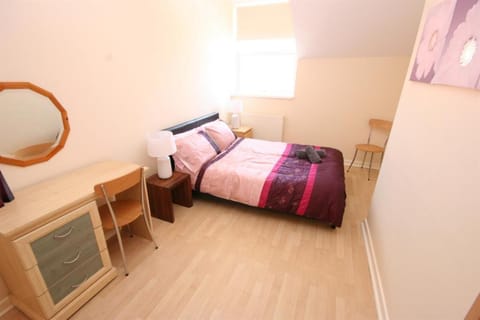 MARLEY MANSIONs APARTMENTS - KING ST REF : 10/3 Vacation rental in Wallasey