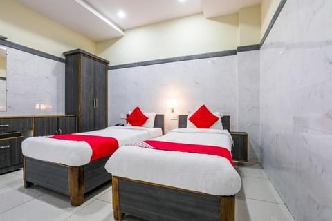 Super OYO Flagship Hotel Src Grand Vacation rental in Vijayawada