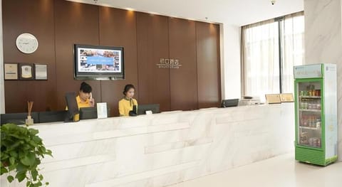 City Comfort Inn Wuhan Tongji Hospital Qiaokou Road Metro Station Vacation rental in Wuhan