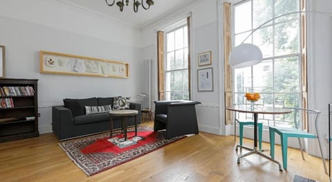 Elegant 1-bed flat in Islington, sleeps 2 Vacation rental in London Borough of Islington