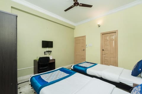 OYO Green Leaf Hospitality Near City Centre Salt Lake Hotel in Kolkata