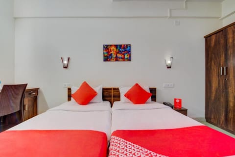 OYO Flagship 10108 Tag House Hotel in Pune