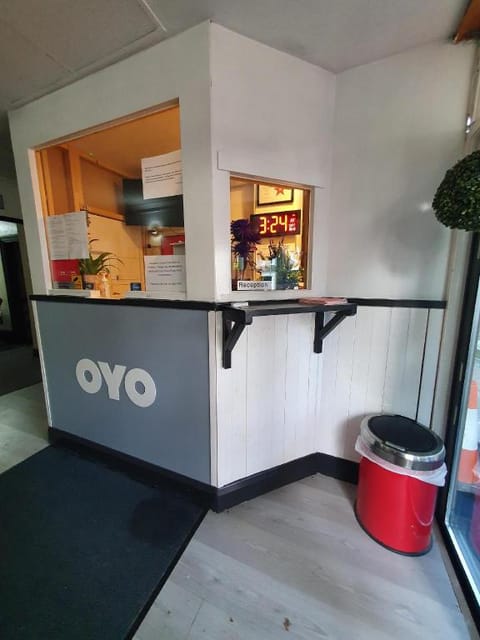 OYO Devine Beach Hotel, Westcliff Southend-On-Sea Vacation rental in Southend-on-Sea