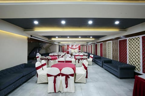 OYO Hotel Crossroads Hotel in Punjab, India