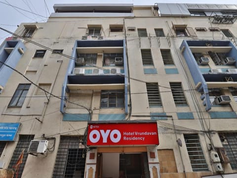 OYO Hotel Vrundavan Residency Vacation rental in Vadodara