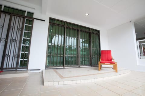 Natol Villa - Sydney Vacation rental in Kuching