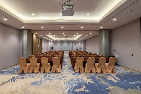 Holiday Inn Express Anshan Downtown Hotel in Liaoning