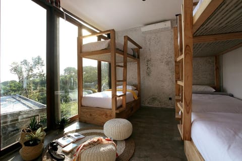 Bong Hostel Hostal in Nusapenida