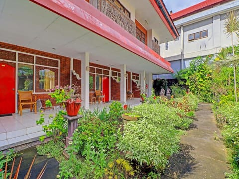 SUPER OYO 91870 Warna Kedaton Vacation rental in Denpasar