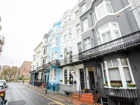 OYO Fab Guest House Hotel in Brighton