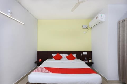 Capital O Hotel Sai Golden Rooms Hotel in Tirupati