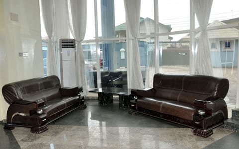 Dluxx Villa & Suites Hotel in Lagos