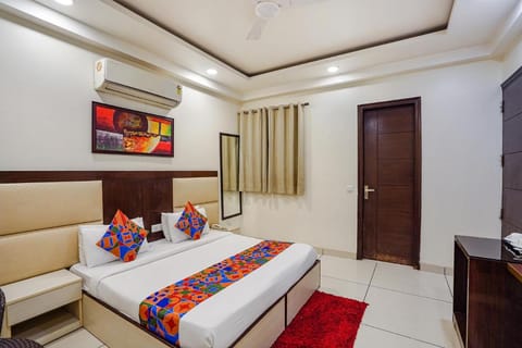 FabHotel Apple Pie Vacation rental in Noida