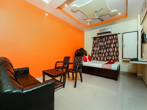 OYO Sindhura Guest House Vacation rental in Visakhapatnam