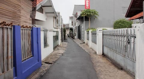 OYO 121 Rumah Ayub Syariah                                                                  Vacation rental in South Jakarta City