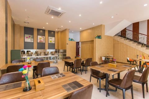 Pai Hotel Guangzhou North Gate of Chimelong Branch Vacation rental in Shenzhen