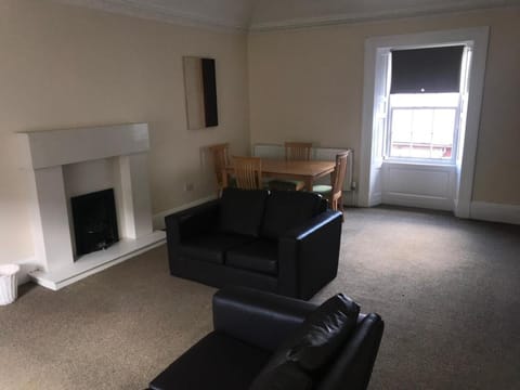 Smithyends Apartment Vacation rental in Cumbernauld