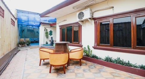 RedDoorz @ Cibogo Puncak Bogor Vacation rental in Cisarua