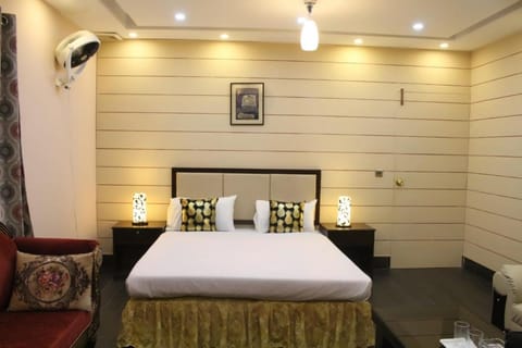 Comfort Inn Hotel Hotel in Lahore