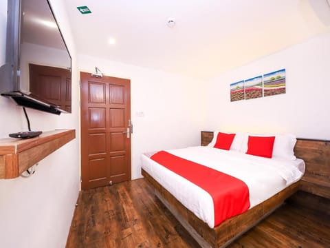 OYO 836 Mandurah Room & Cafe Hotel in Kuching