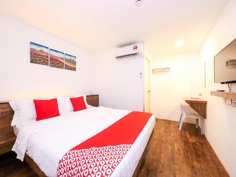 OYO 836 Mandurah Room & Cafe Hotel in Kuching