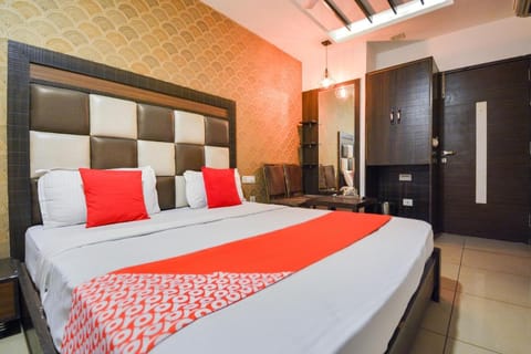 Flagship Hotel Lexis Vacation rental in Ludhiana