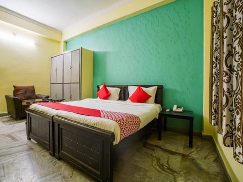 OYO 19121 V G Guest House Hotel in Hyderabad