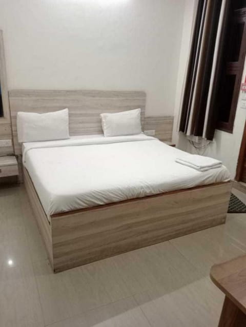 OYO Flagship 16721 Divine Hotel Vacation rental in Gurugram