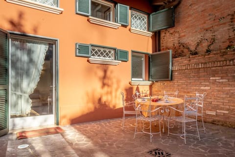 Isaia Garden - BolognaRooms Vacation rental in Bologna