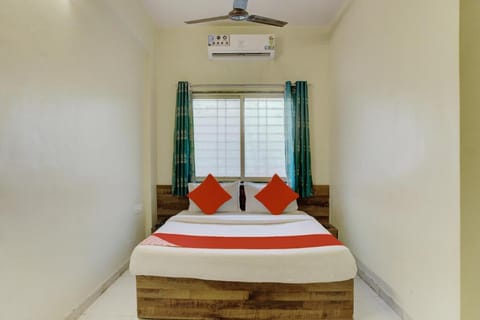 OYO Aditya Service Apartment Vacation rental in Pune